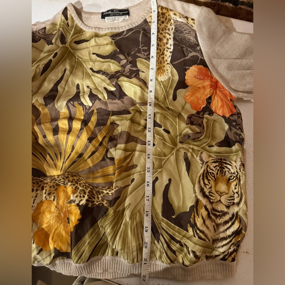 Rare SALVATORE FERRAGAMO silk short sleeve top M - Picture 11 of 13